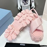 希少プラダ 偽物 モノリス パデッド ナッパレザーサンダル pub36997