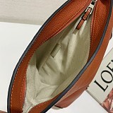 世界中で大人気♪ロエベ ショルダーバッグ 偽物 アントン スリング Anton Sling カーフスキン B511A09X06