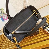 プラダ ウィッカーキャンバス かごバッグ 偽物 pun59952