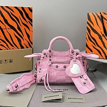 追跡付バレンシアガ BBモノグラム デニム ハンドバッグ 偽物 bar11378 追跡付バレンシアガ BBモノグラム デニム ハンドバッグ 偽物 bar11378