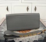 可愛いフェンディ サンシャイン 偽物 レザーショッパーバッグ feu05711