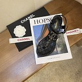 シャネル サンダル コピーcc ロゴ 黒 送料込み 靴 コルク 革 チェーン shi84081