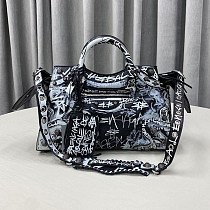 人気No1バレンシアガ スーパーコピー ショルダーバッグ ポシェット bak49472 人気No1バレンシアガ スーパーコピー ショルダーバッグ ポシェット bak49472
