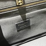 希少 ディオール エッセンシャル 偽物 ミディアムトートバッグ M8721OZVJ_M900