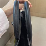 すぐ届く フェンディ バーティカル トートバッグ 偽物 feg78433