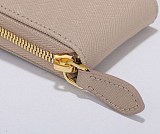 大人気！送料込【プラダ】大人気ナイロンバッグ Re-Edition pud21781