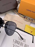 人気急上昇 ルイヴィトン サングラス 偽物 クロックワイズ キャンバス vur23253