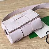ボッテガ ヴェネタ コピーキャンディー カセット クロスボディミニバッグ boa84936