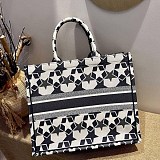 超話題!ディオール ブックトート 偽物「ディオール エトワール」プリント刺繍 2サイズ def56865