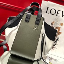 ★関税無料★ロエベ ハンモック 偽物 スモール バッグ A538S35X19 ★関税無料★ロエベ ハンモック 偽物 スモール バッグ A538S35X19