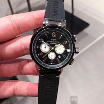 ルイヴィトン タンブール 偽物 クロノグラフ 42mm vuf95902 ルイヴィトン タンブール 偽物 クロノグラフ 42mm vuf95902
