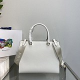 可愛いプラダ サフィアーノレザー ハンドバッグ コピー puw42400