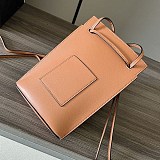 使い勝手良し ロエベ アナグラムレザーショルダーバッグ 偽物 lov95292