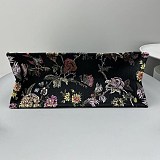 大人気!ディオール ブックトート 偽物 バッグ ミディアム 刺繍 M1286ZRZB_M911