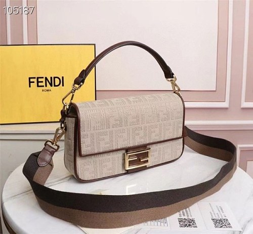 希少色フェンディ ミディ コピー バゲット FFファブリック バッグ fey40952