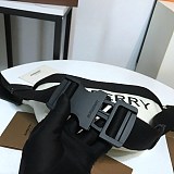 新作 バーバリー バッグ 偽物 ロゴプリント ボディバッグ WHITE Bau30432
