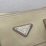 入手困難 プラダ★セール！軽量ナイロンショルダーバックコピー♪ puy12331