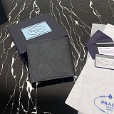 大人気！プラダ コピー ササフィアーノエンボスレザー 財布 ブラック pud62384