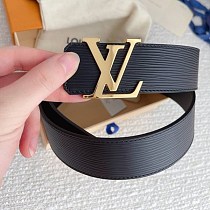 一目惚れ♪ルイヴィトン サンチュール・LVイニシャル 偽物 40MM ベルト vum93150 一目惚れ♪ルイヴィトン サンチュール・LVイニシャル 偽物 40MM ベルト vum93150