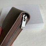 ◆すぐ届く◆【セリーヌ】ラージ ジップドウォレット 長財布 コピー Cee39397