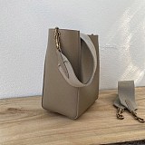 大人気！セリーヌ 偽物 サングル バケット スモール トープ 189303AH418TP