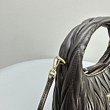 ミュウミュウ ワンダー 偽物マテラッセ再生ナイロン ショルダーバッグ myf06688