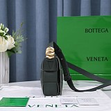大人気!!新色ボッテガヴェネタ 偽物 カセット クロスボディバッグ bol03900