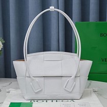 ☆超人気☆ボッテガヴェネタ ザアルコ コピー トップハンドルミニバッグ boo25644