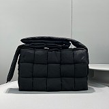 超希少！ボッテガ 偽物 パデッド テック カセット ブラック bob55550