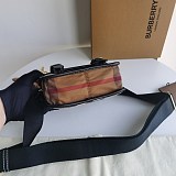 日本未入荷バーバリー ショルダーバッグ 偽物☆ チェックEキャンバス メッセンジャーバッグ Bax44107