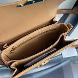 大人気！★セリーヌ ショルダーバッグ 偽物 ティーン トリオンフバッグ Cew95896