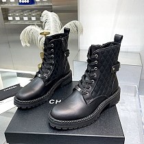 定番シャネル スーパーコピー レースアップ レザーアンクルブーツ she70717
