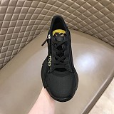 【入手困難】フェンディ スニーカー 偽物 フロー スエード ロートップ fel82379