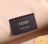大人気！フェンディ ファースト 偽物 ミディアム ベージュフランネル バッグ 刺繍 8BP127AHNGF0J2D