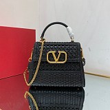入手困難 ヴァレンティノ Vスリング ラフィア ハンドバッグ コピー Vuj96477