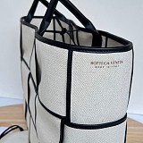 大人気!!新色ボッテガヴェネタ アルコ トート バッグ 偽物 710196VMBN39811