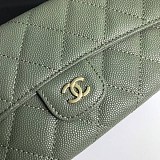 争奪戦 シャネル 二折りカブセ長財布 キャビア 偽物 shm47119