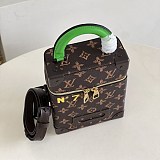 一目惚れ♪【人気】ルイヴィトン ヴェルティカル・ボックストランクバッグ コピー M59664