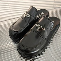 《大人気》【プラダ】スタッズ付きラバーソールロゴサンダル コピー pup28842 《大人気》【プラダ】スタッズ付きラバーソールロゴサンダル コピー pup28842