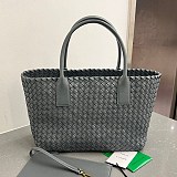 大人気!ボッテガヴェネタ コピー スモール カバ トートバッグ boa18795