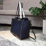 定番人気 ヴァレンティノ トートバッグ 偽物 レザー Vuf26177