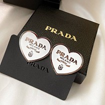 可愛い 新作 綺麗な プラダ シンボル ピアス スーパーコピー pui98899 可愛い 新作 綺麗な プラダ シンボル ピアス スーパーコピー pui98899