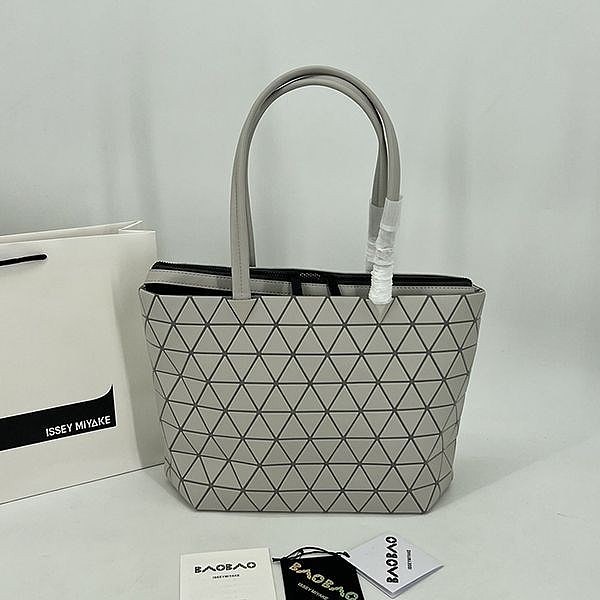 高品質BAOBAO ISSEY コピー MIYAKE カルトン メタリック バッグ bap13538