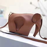 ☆超人気☆ロエベ ショルダーバッグ コピー エレファント ポーチ lor43894
