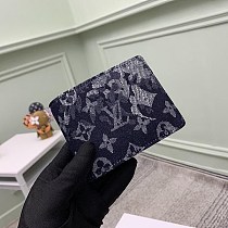 国内発☆LV新作 ルイヴィトン 財布 偽物 ポルトフォイユ・ミュルティプル スマート モノグラム M80031 国内発☆LV新作 ルイヴィトン 財布 偽物 ポルトフォイユ・ミュルティプル スマート モノグラム M80031