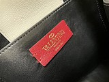 争奪戦 ヴァレンティノ SUPERVEE Vロゴ カーフスキン ハンドバッグ 世界中で大人気！ Vux01910