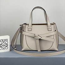 ☆新作☆ ロエベ ショルダーバッグ 偽物 ゲート トップハンドル ミニ lot96475