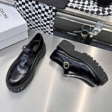 高品質セリーヌ バルキー トリオンフ パーフォレイテッドベビーズ 偽物 348613517C