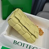 《大人気》ボッテガヴェネタ ザチェーン カセット コピー レザー製クロスボディバッグ bos33934