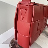 高品質♪ボッテガ ヴェネタ カセット クロスボディ バッグ 偽物 57800